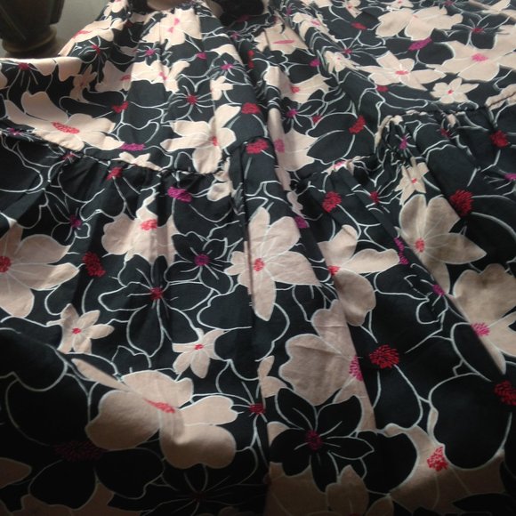 NWOT Gorgeous Floral Long Skirt - Picture 13 of 15